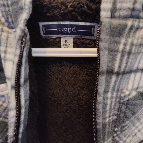 BNWT Hooded Flannel Shirt with Sherpa Lining - Picture 3 of 5
